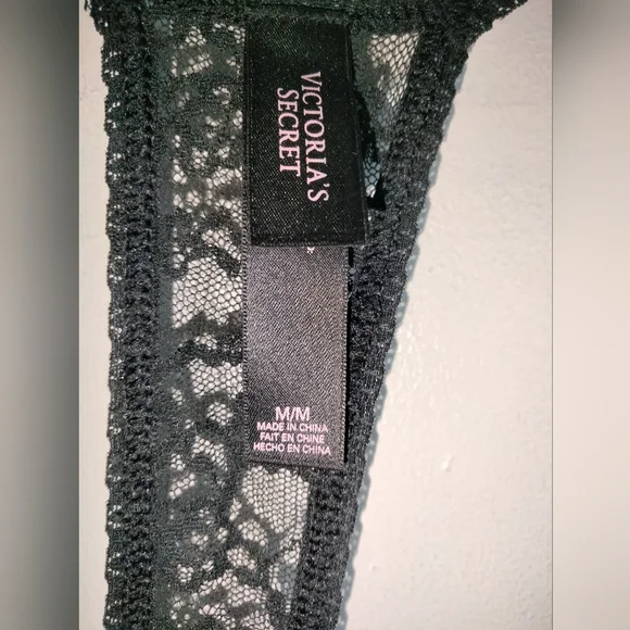 Victoria's Secret (Size M) Black Sexy Lace Racerback Chemise Slip Undergarment - Picture 2 of 5